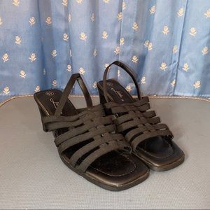 🌈 Vintage 90s square toe strappy black sandals